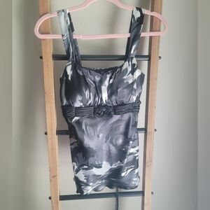 IZ BYER CALIFORNIA BLACK & GRAY DRESSY TOP MEDIUM